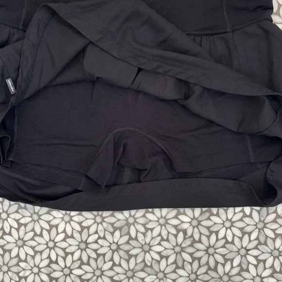 Women's Icebreaker Merino Blend 125 Cool Lite Skort in Black, Size M - Picture 6 of 9
